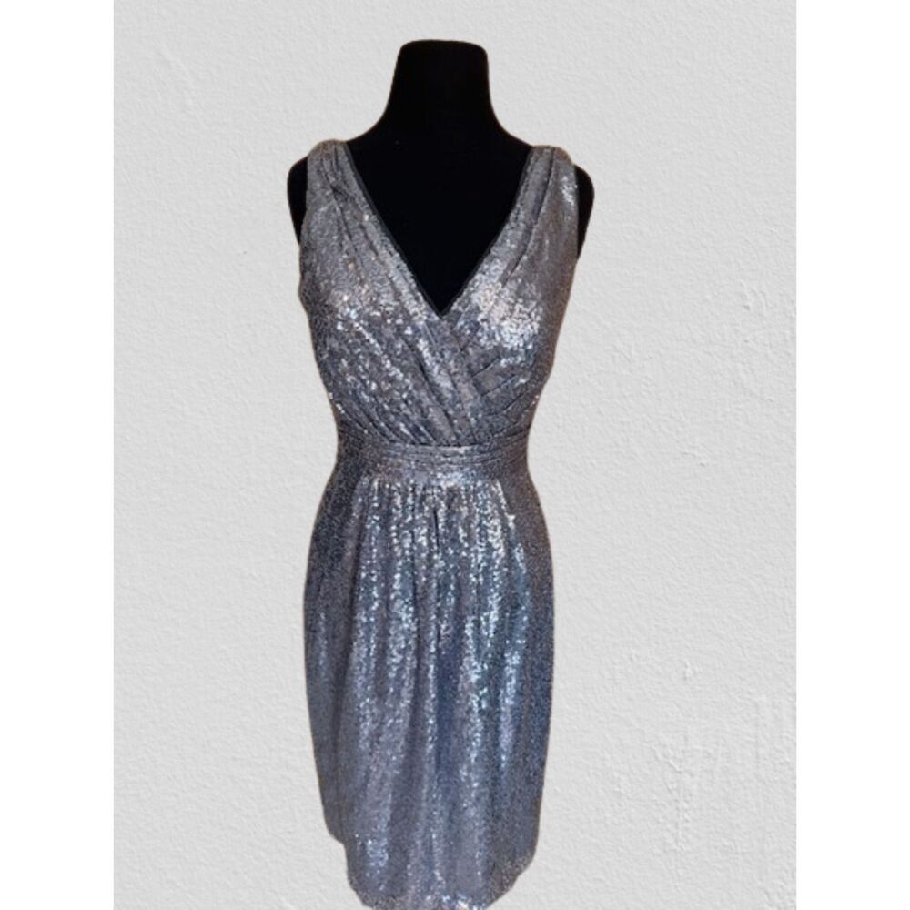 Jasmine Knee Length V-neck Sequin Dress  FD026  Size 8  NWT Boutique